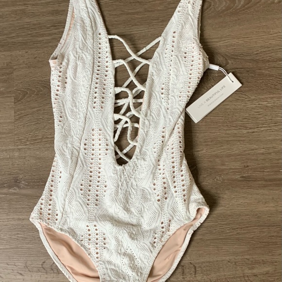 New with Tag Woman’s Elizabeth Jane One Piece Bathing/Swimsuit Size XS - Picture 1 of 2